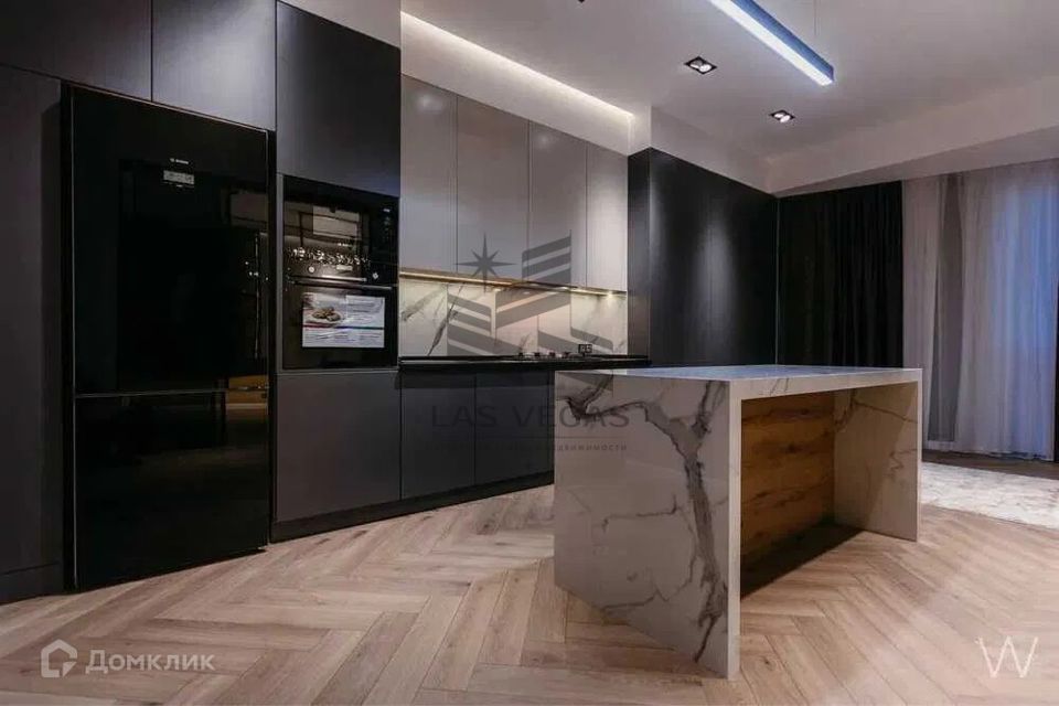 Сдаётся 2-комнатная квартира, 90 м²