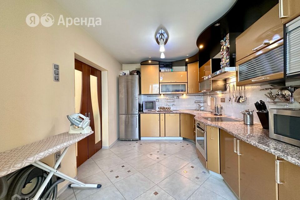 Сдаётся 2-комнатная квартира, 65 м²