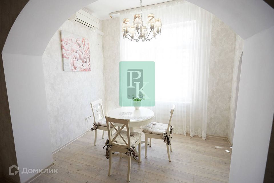 Продаётся 1-комнатная квартира, 46.2 м²