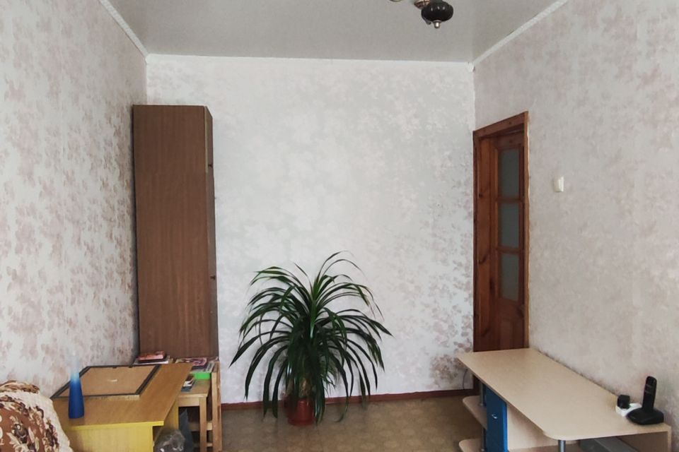 Продаётся 3-комнатная квартира, 58.4 м²