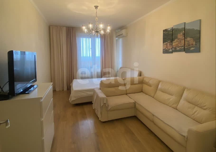 Сдаётся 1-комнатная квартира, 42.2 м²