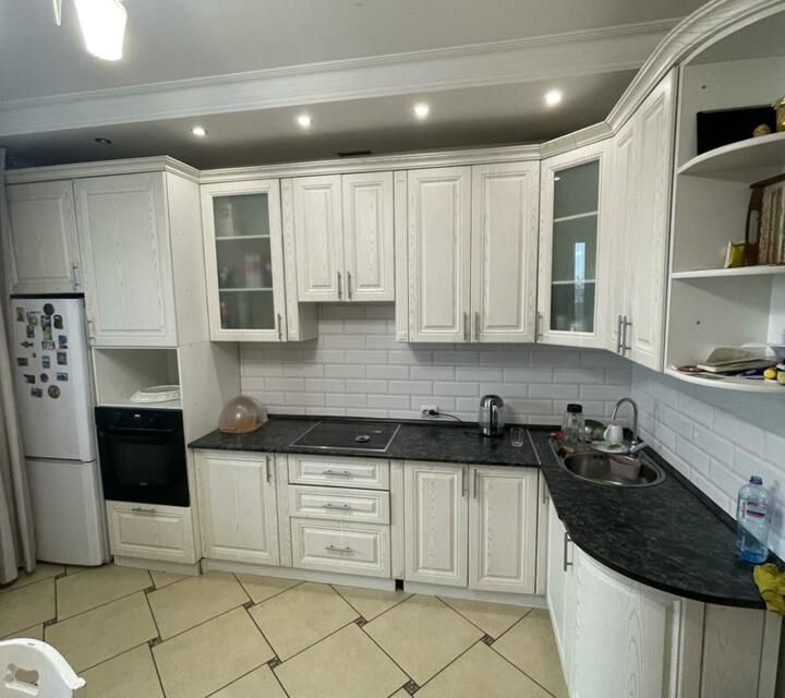 Продаётся 2-комнатная квартира, 65.4 м²