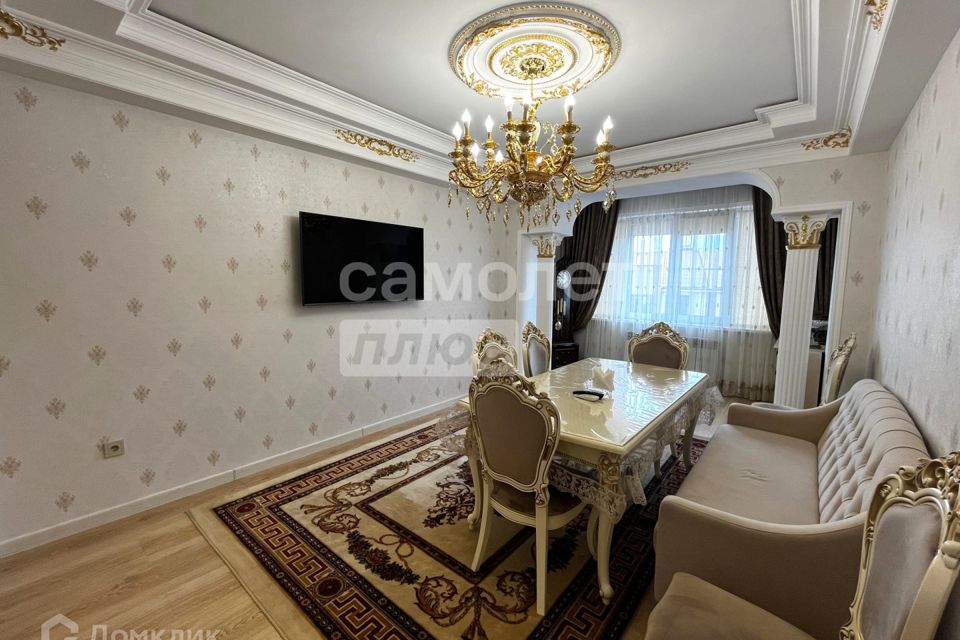 Продаётся 3-комнатная квартира, 100 м²