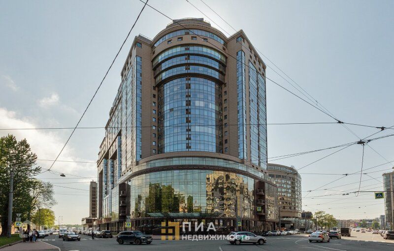 Продаётся 2-комнатная квартира, 97.6 м²