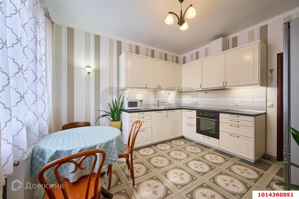 Продаётся 2-комнатная квартира, 81 м²