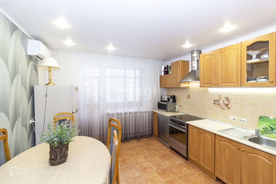 Продаётся 4-комнатная квартира, 109.5 м²