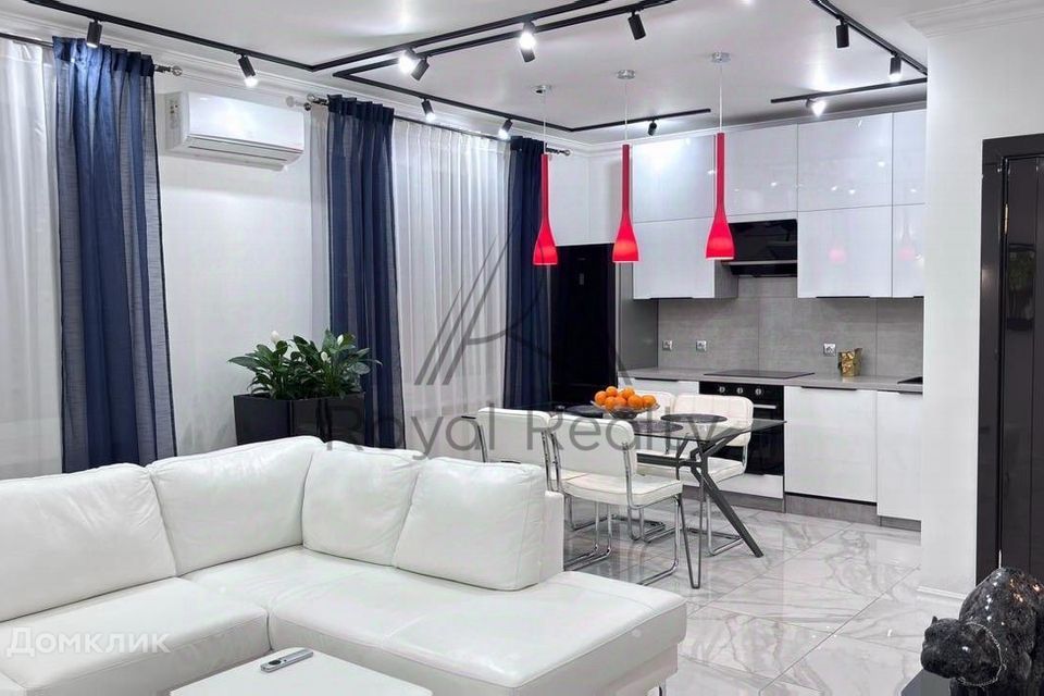 Сдаётся 4-комнатная квартира, 116 м²
