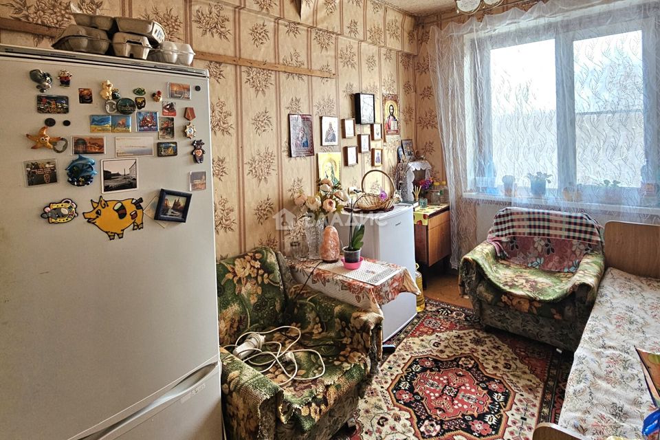 Продаётся 4-комнатная квартира, 58.8 м²