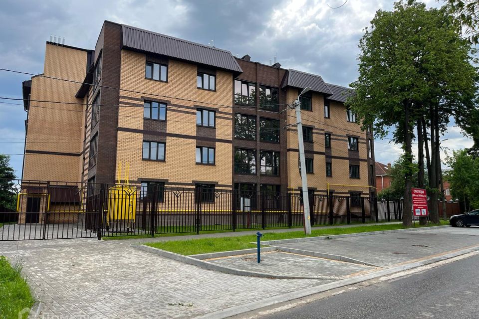 Продаётся 1-комнатная квартира, 42.4 м²