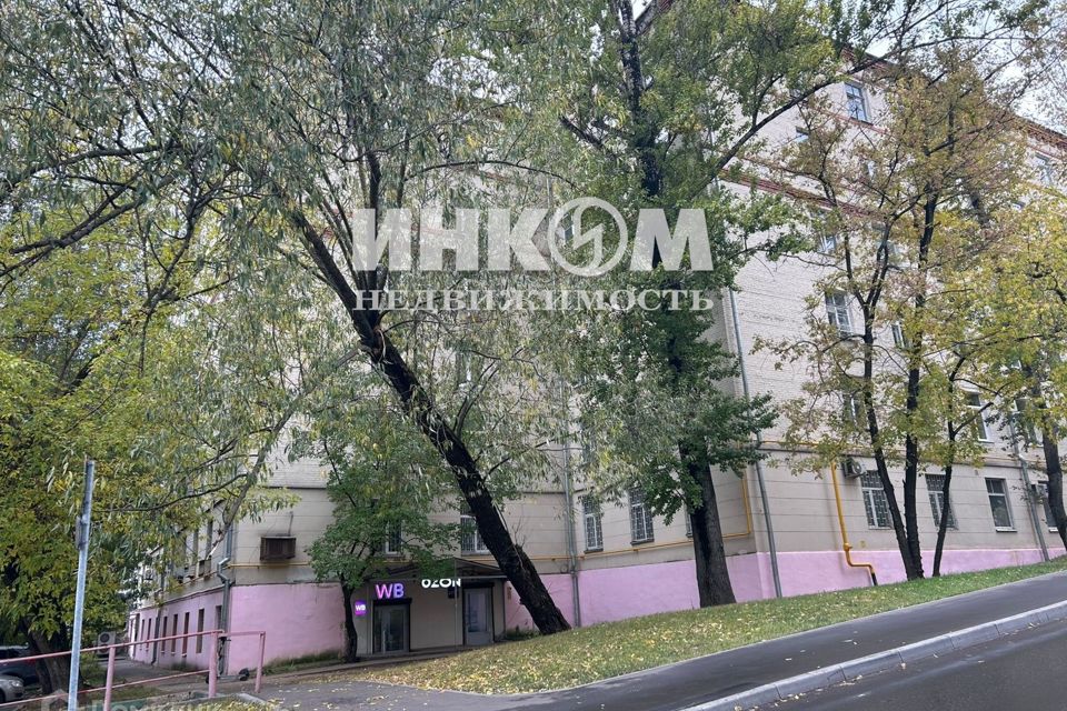 Продаётся комната в 4-комн. квартире, 72 м²
