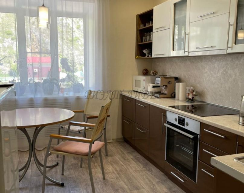 Продаётся 3-комнатная квартира, 64.5 м²