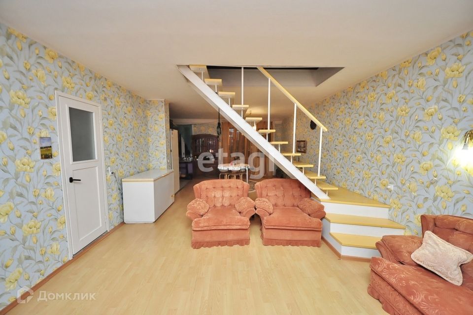 Продаётся 4-комнатная квартира, 97.6 м²