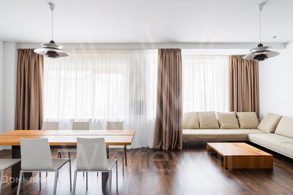 Сдаётся 4-комнатная квартира, 154 м²