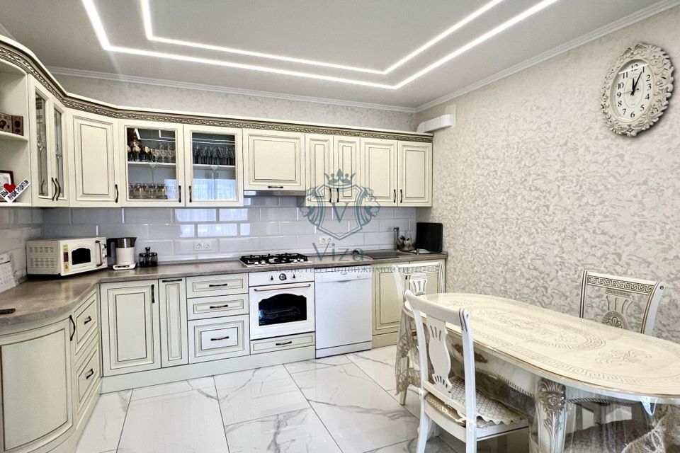 Продаётся 4-комнатная квартира, 79 м²
