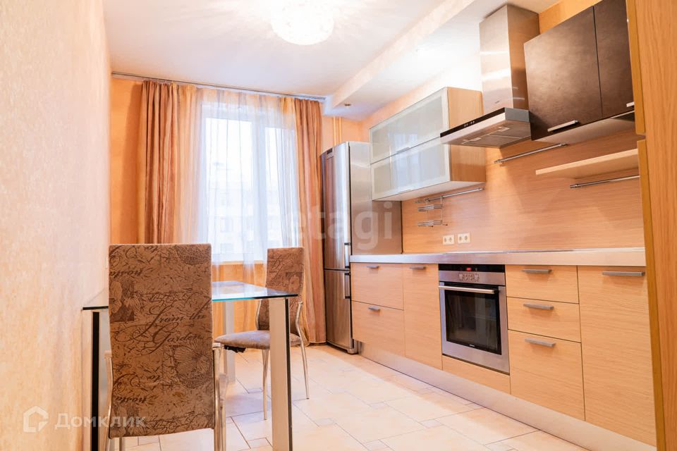 Продаётся 2-комнатная квартира, 76 м²