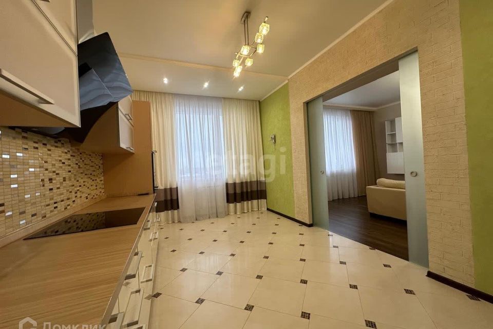 Продаётся 3-комнатная квартира, 122 м²