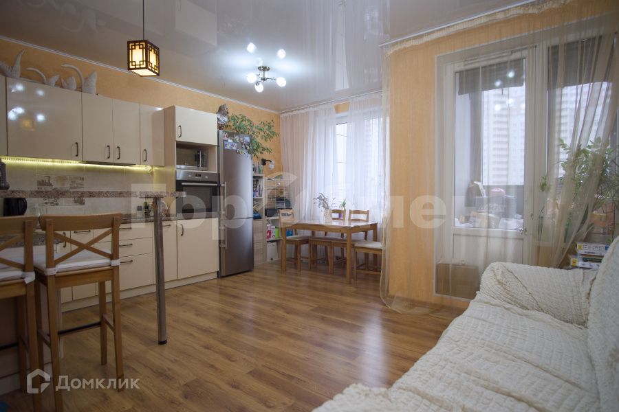 Продаётся 2-комнатная квартира, 71.5 м²