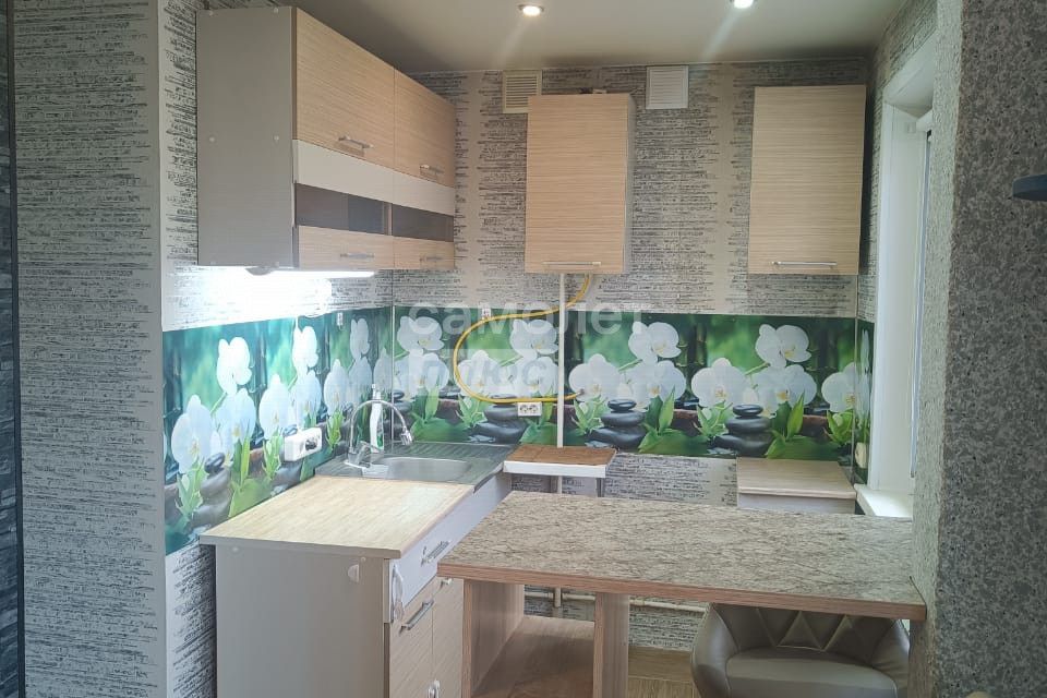 Продаётся 3-комнатная квартира, 48.1 м²