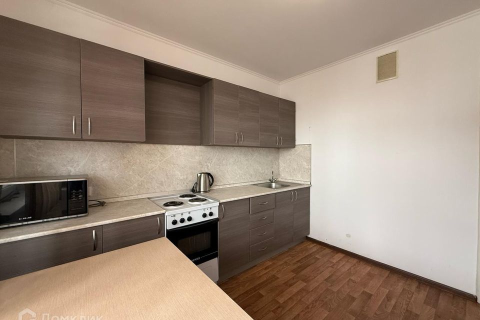 Продаётся 1-комнатная квартира, 38 м²