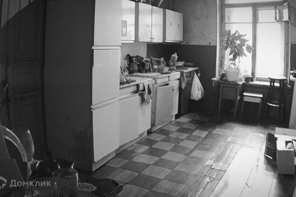 Продаётся 7-комнатная квартира, 260 м²