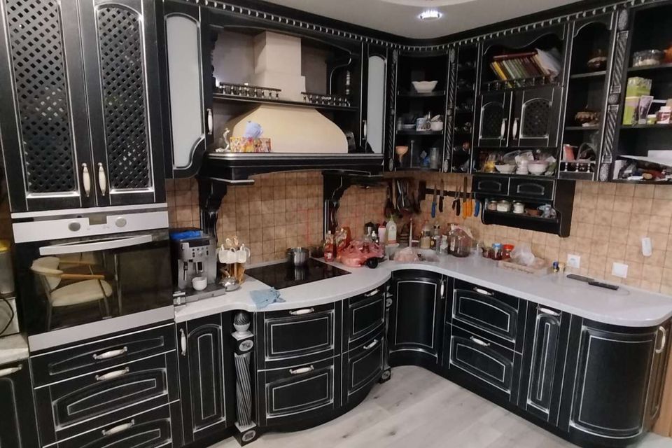 Продаётся 3-комнатная квартира, 106 м²