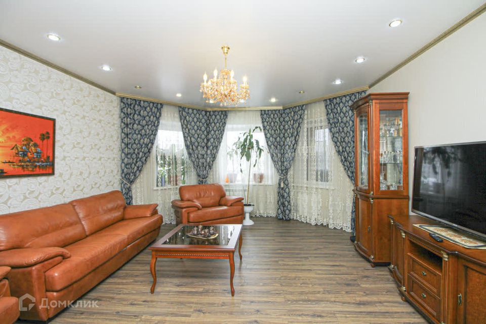 Продаётся 2-комнатная квартира, 110 м²