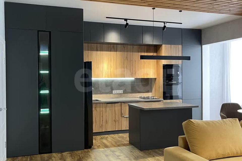 Продаётся 3-комнатная квартира, 107 м²