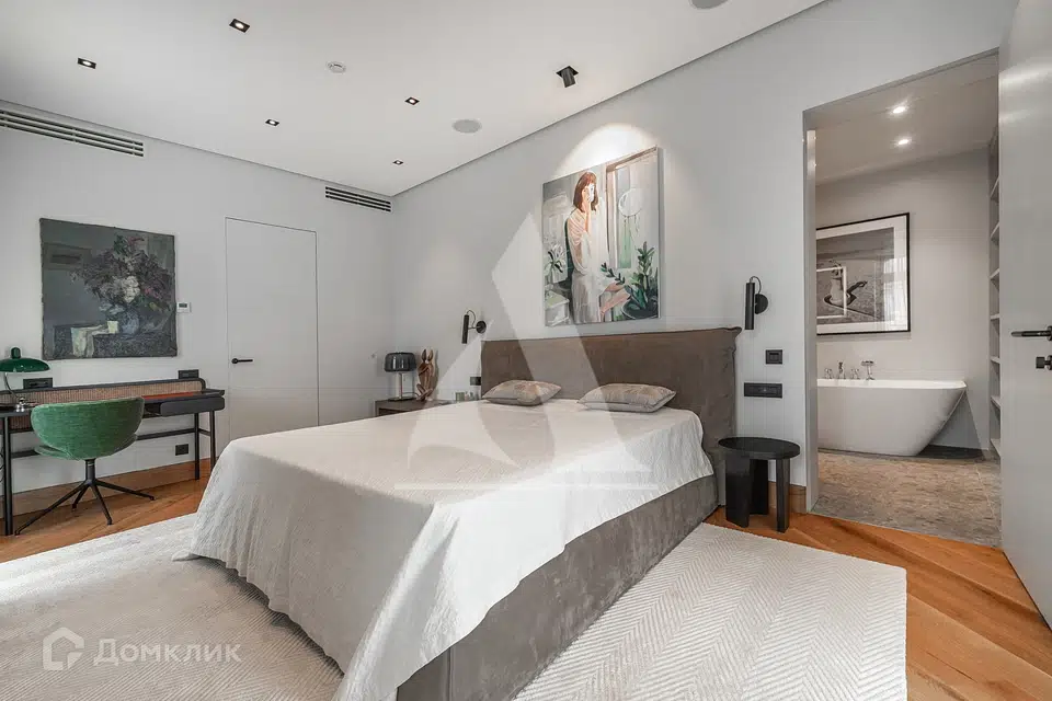 Продаётся 2-комнатная квартира, 95.7 м²