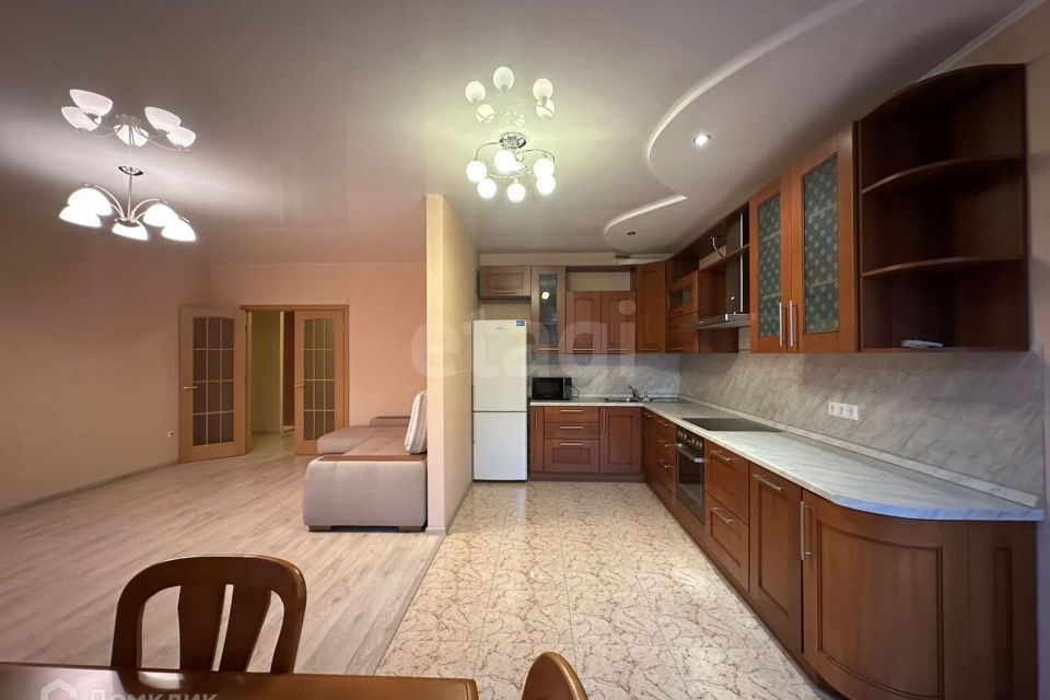 Сдаётся 2-комнатная квартира, 92 м²