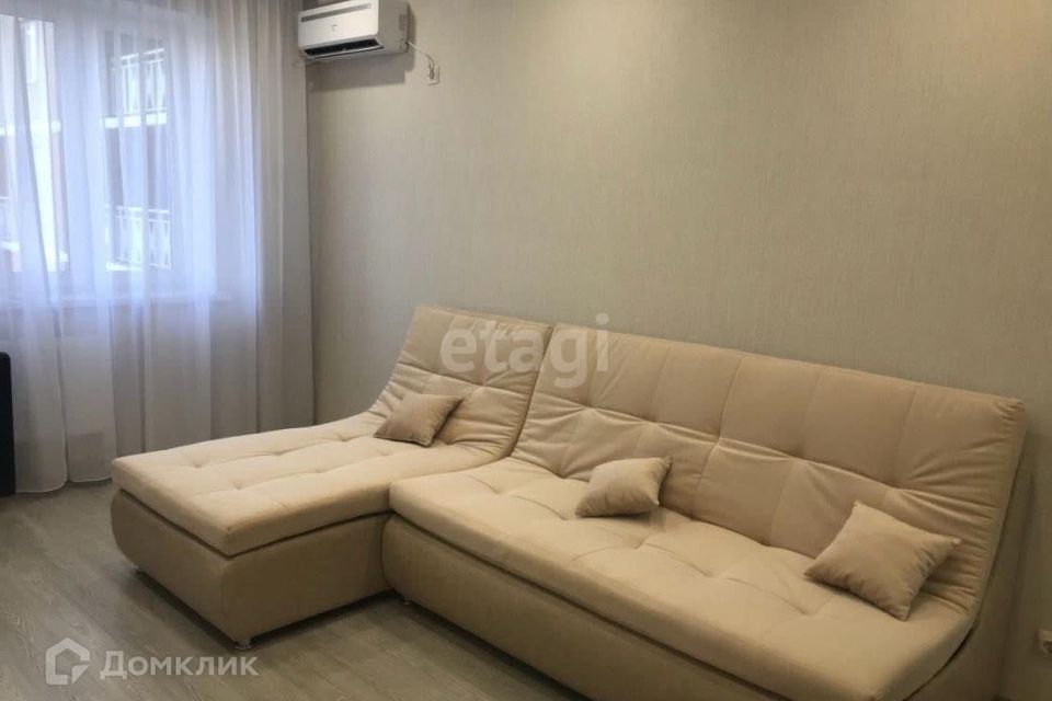 Продаётся 1-комнатная квартира, 42 м²