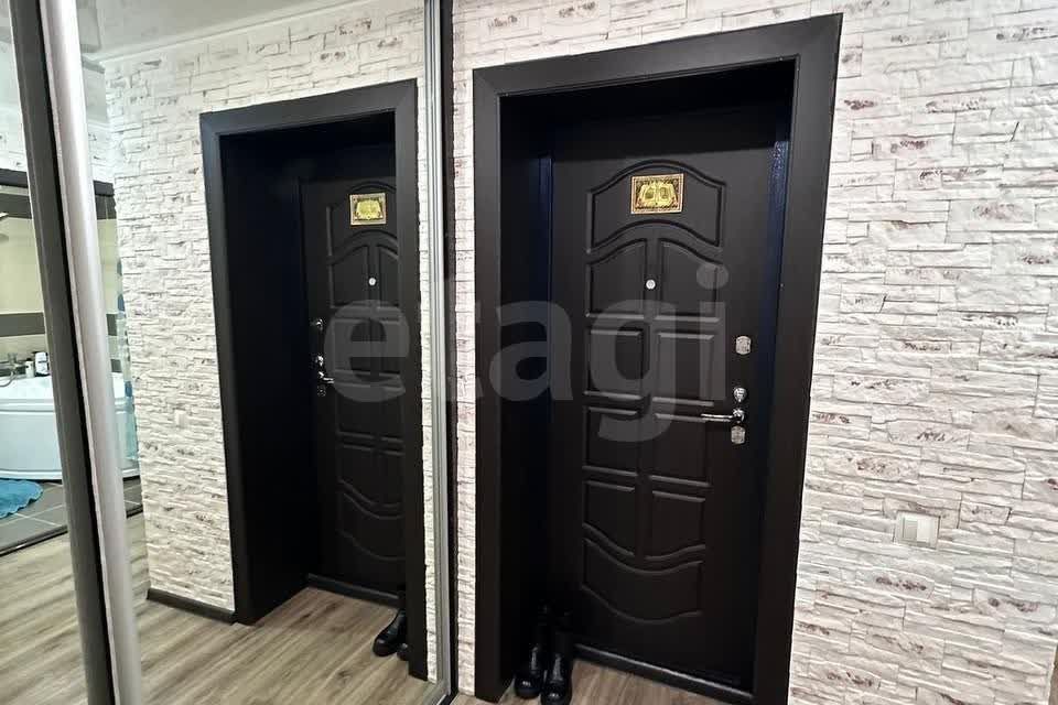 Продаётся 4-комнатная квартира, 77.7 м²