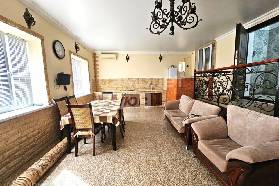 Продаётся 5-комнатная квартира, 160 м²