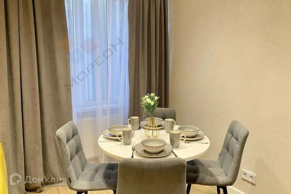 Продаётся 1-комнатная квартира, 41.8 м²