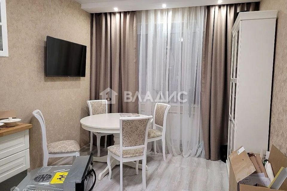 Продаётся 1-комнатная квартира, 42 м²