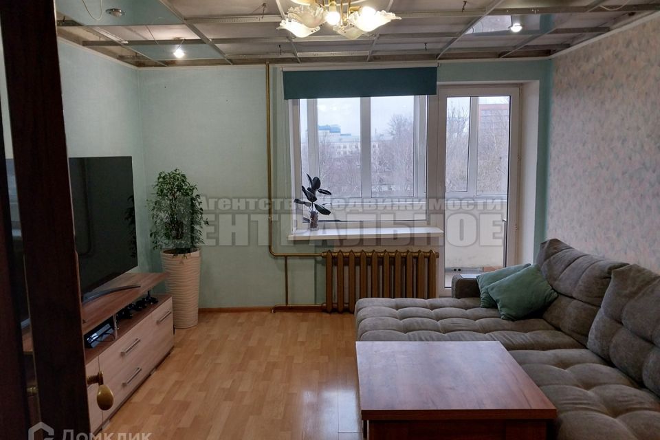 Продаётся 4-комнатная квартира, 75 м²