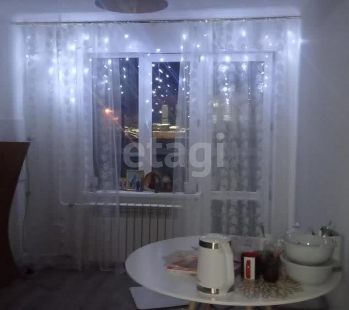 Продаётся 1-комнатная квартира, 56 м²