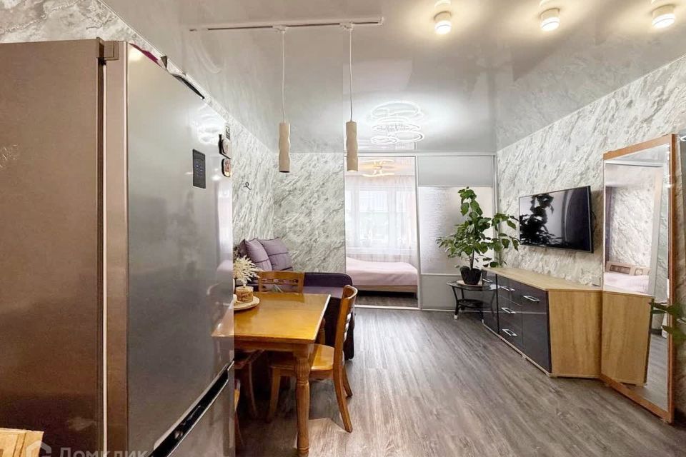 Продаётся 1-комнатная квартира, 41.9 м²