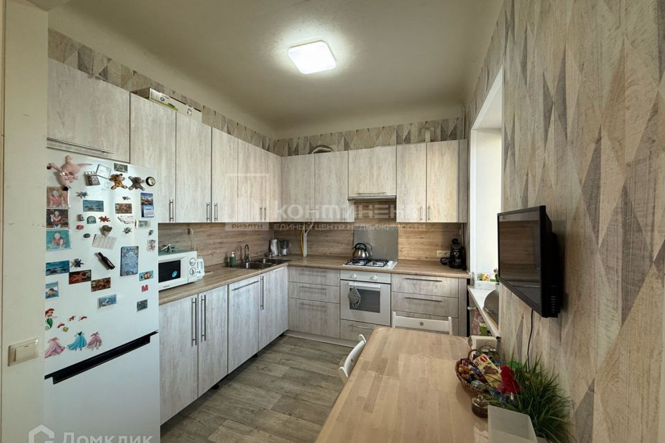 Продаётся 3-комнатная квартира, 56.2 м²