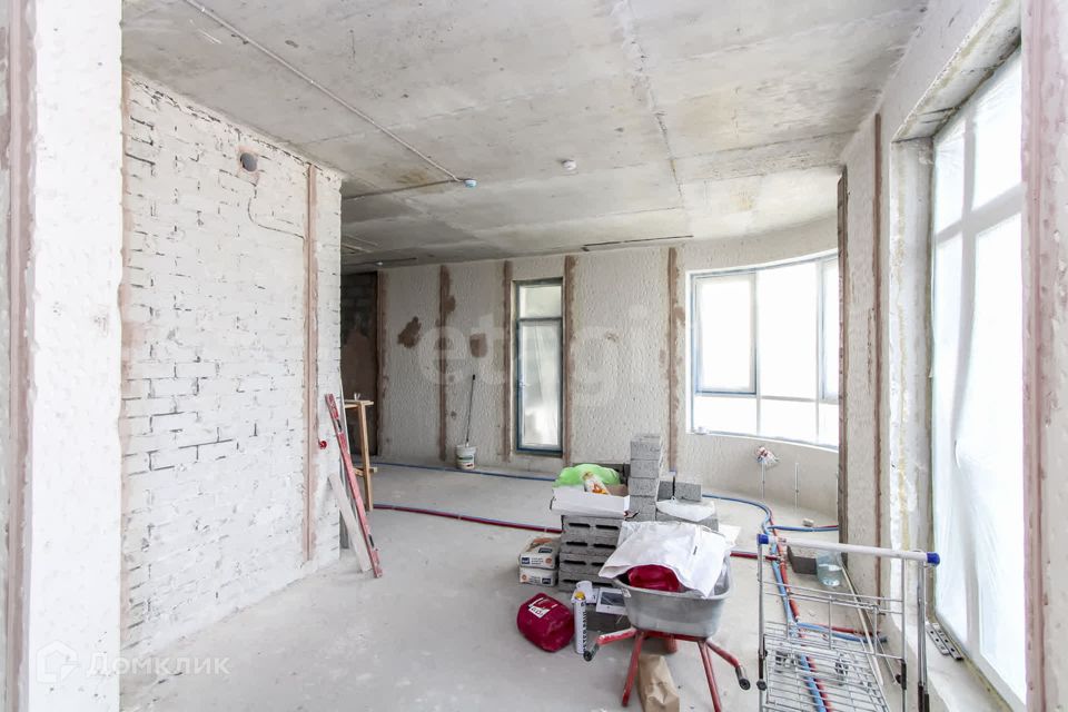 Продаётся 4-комнатная квартира, 141.07 м²