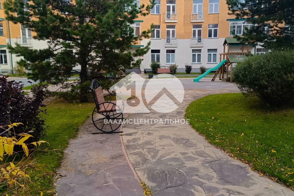 Продаётся 3-комнатная квартира, 117 м²