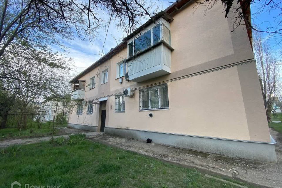 Продаётся 3-комнатная квартира, 48.3 м²