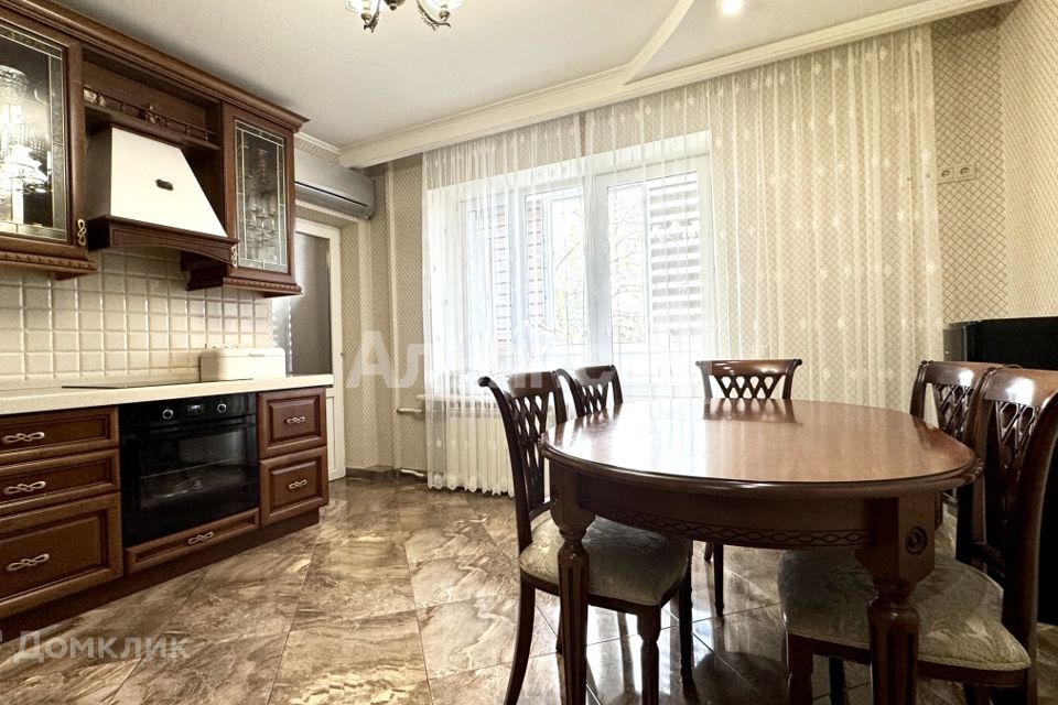 Продаётся 3-комнатная квартира, 102 м²