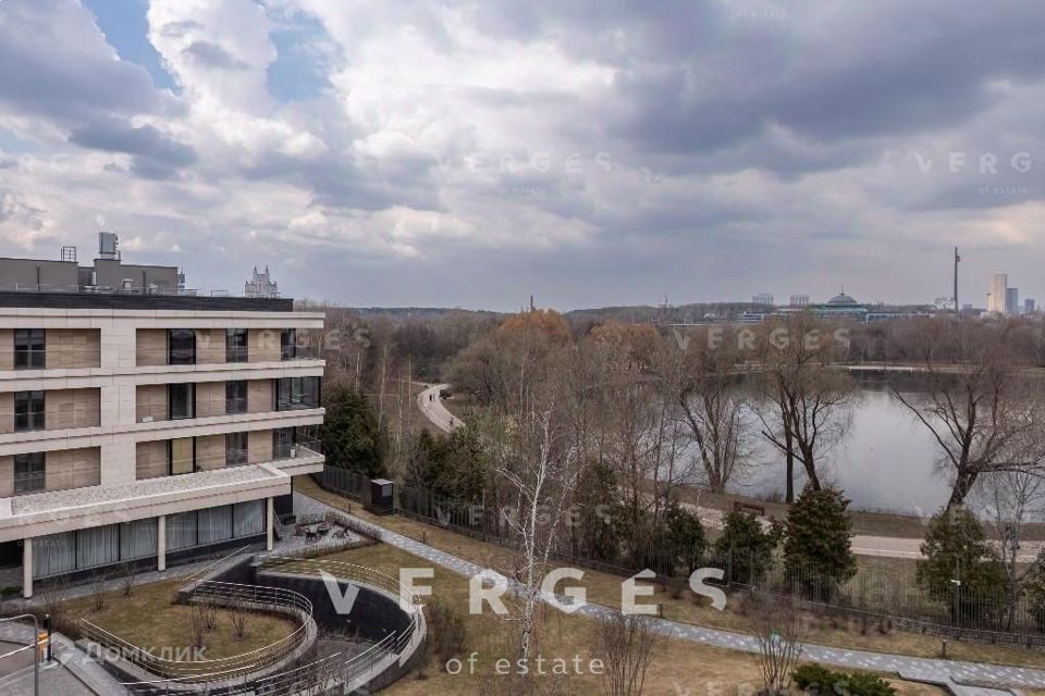 Продаётся 6-комнатная квартира, 449 м²