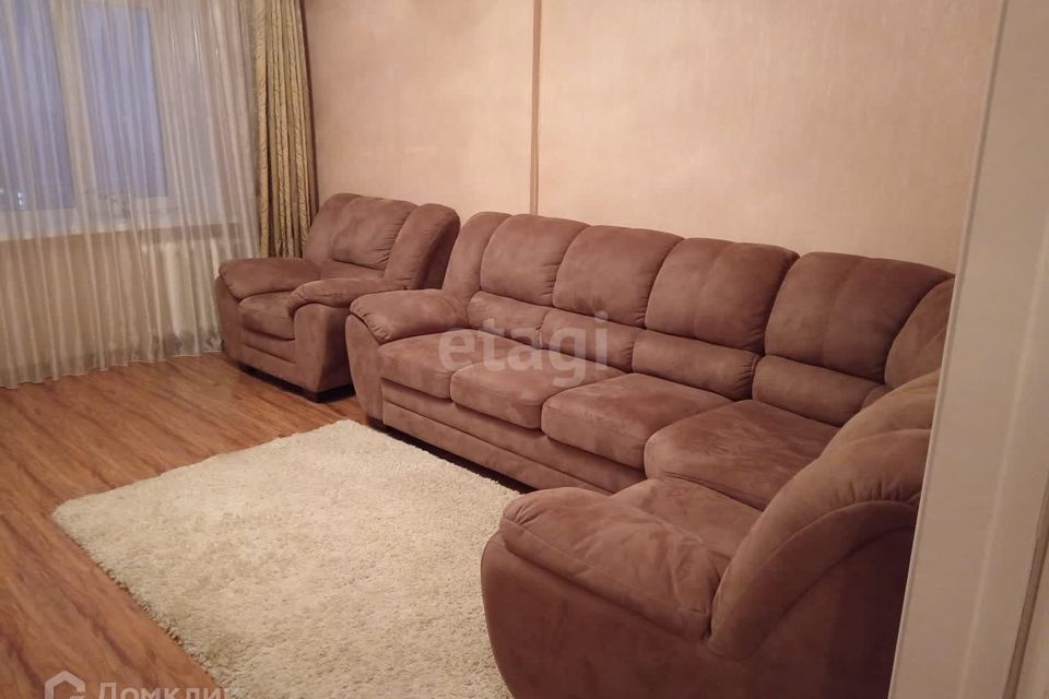 Продаётся 2-комнатная квартира, 73.2 м²