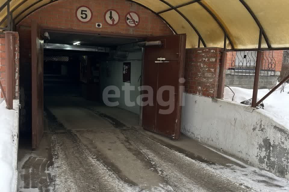 Продаётся машиноместо, 13.1 м²