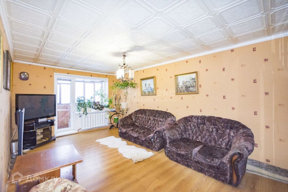 Продаётся 4-комнатная квартира, 90 м²