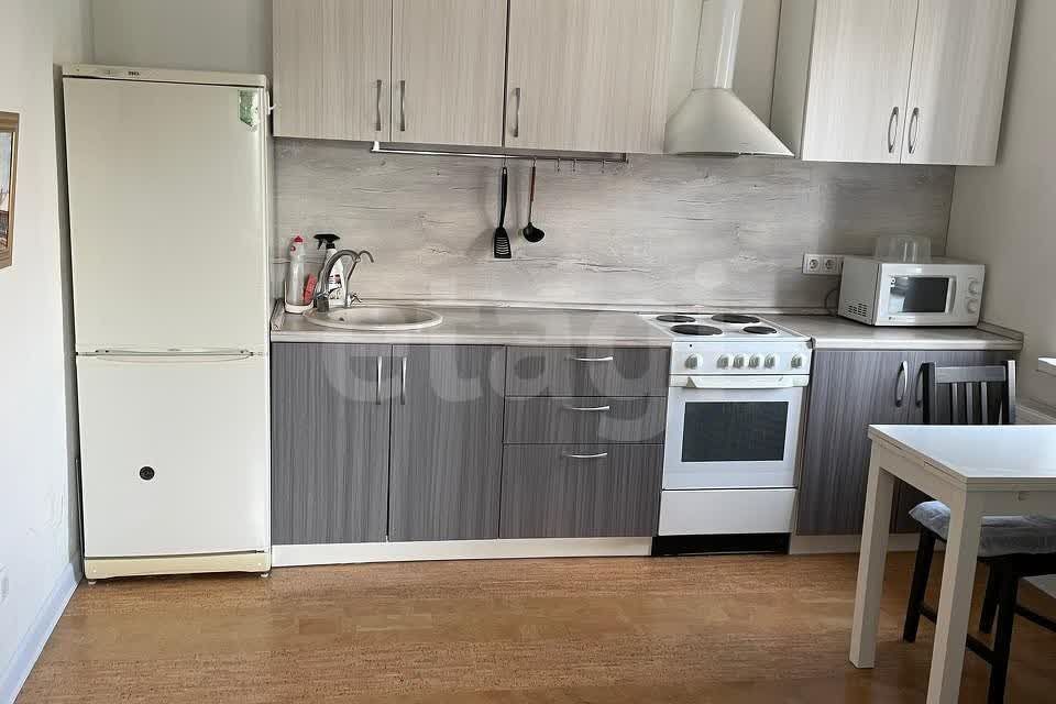 Продаётся 1-комнатная квартира, 42.4 м²