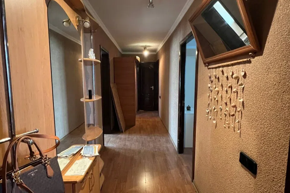 Продаётся 3-комнатная квартира, 82 м²