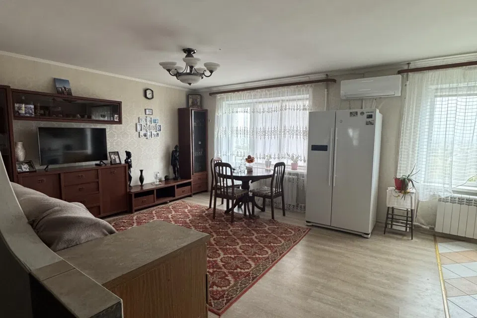 Продаётся 4-комнатная квартира, 77.1 м²