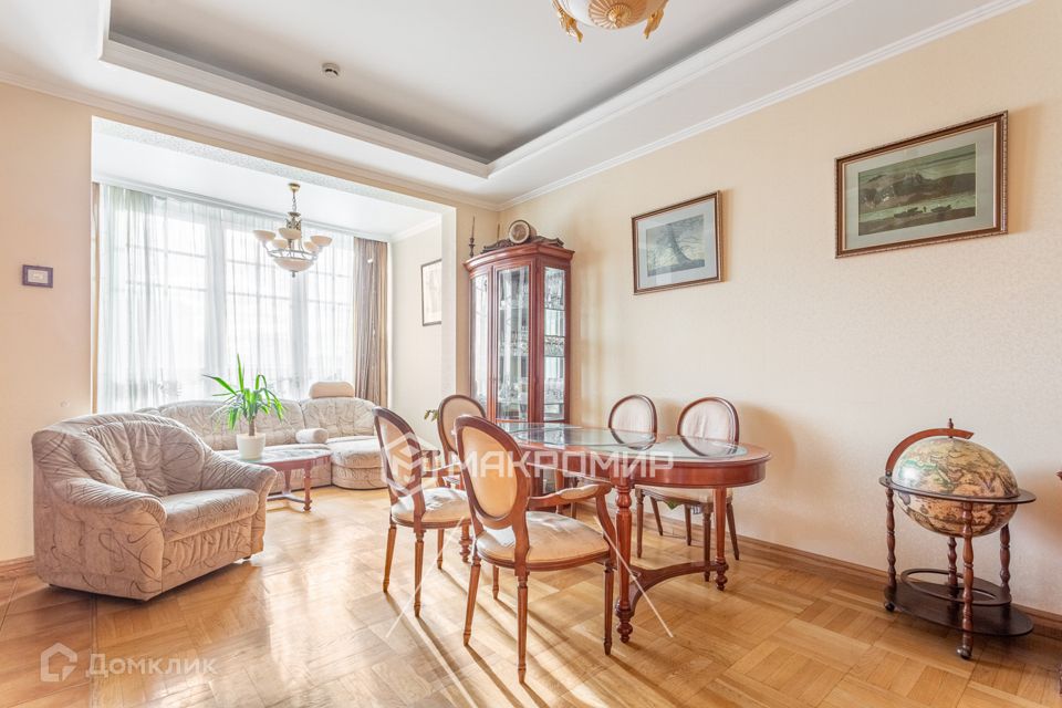 Продаётся 2-комнатная квартира, 117.1 м²